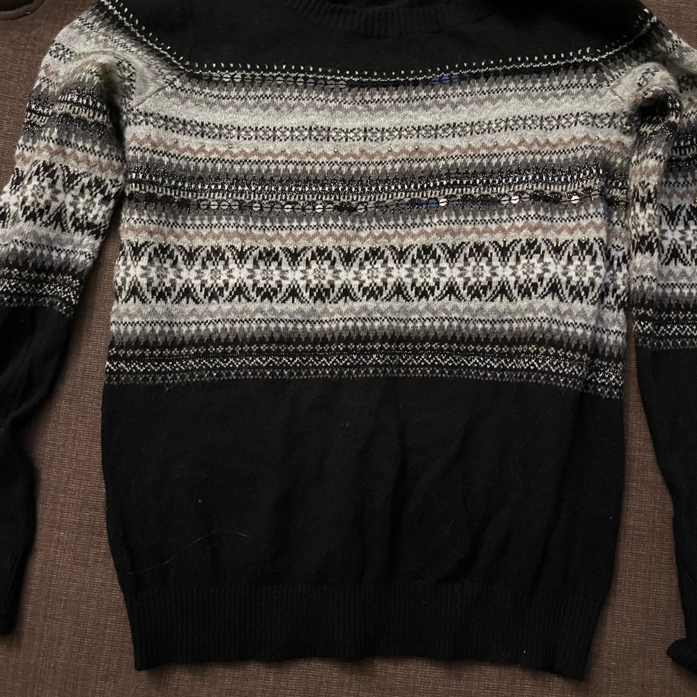 LOFT Men's Black and Gray Crewneck Sweater